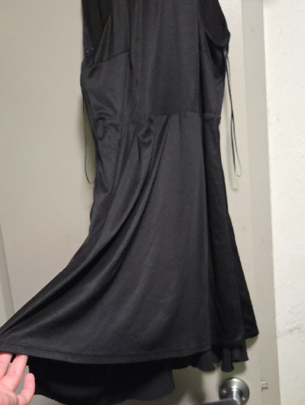 Express Black Sleeveless V‑Neck Midi Dress - Picture 6 of 7